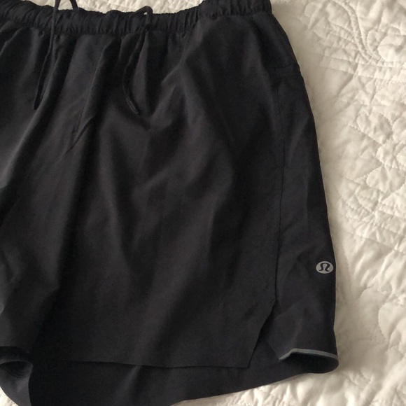 Lululemon men’s short size XL - Picture 2 of 8